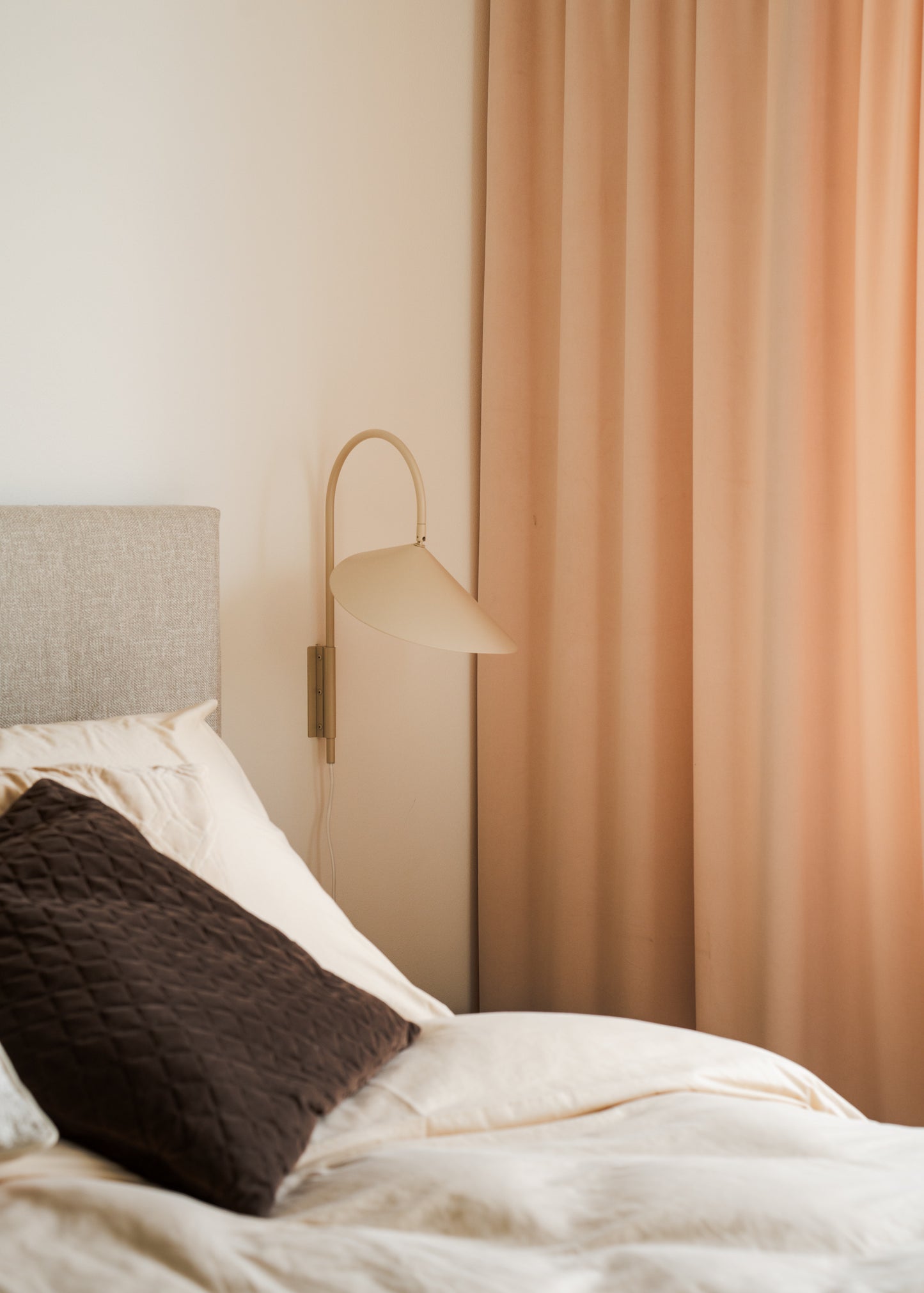 Sametový závěs Lina